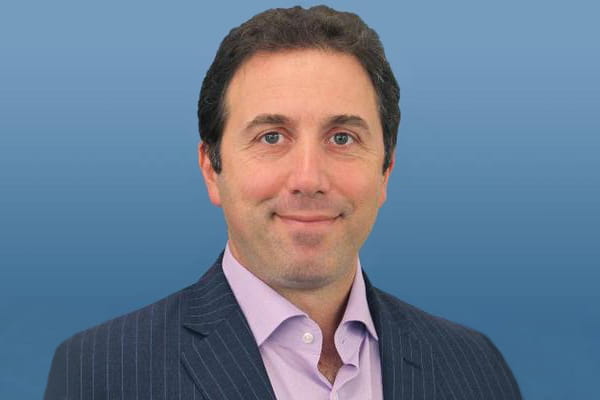 Longtime sports journalist Ken Davidoff brings his experiences to Endicott to inspire the next generation of journalists.  