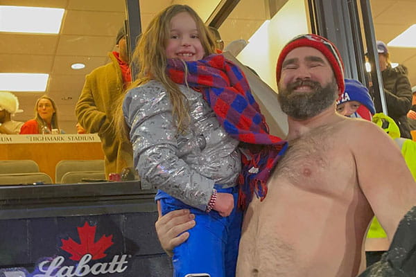 Endicott employee and alumna Jessica Piazza D’20 and daughter Ella went viral for saying hi to Taylor Swift at the Buffalo/Chiefs game on January 21, 2024. 