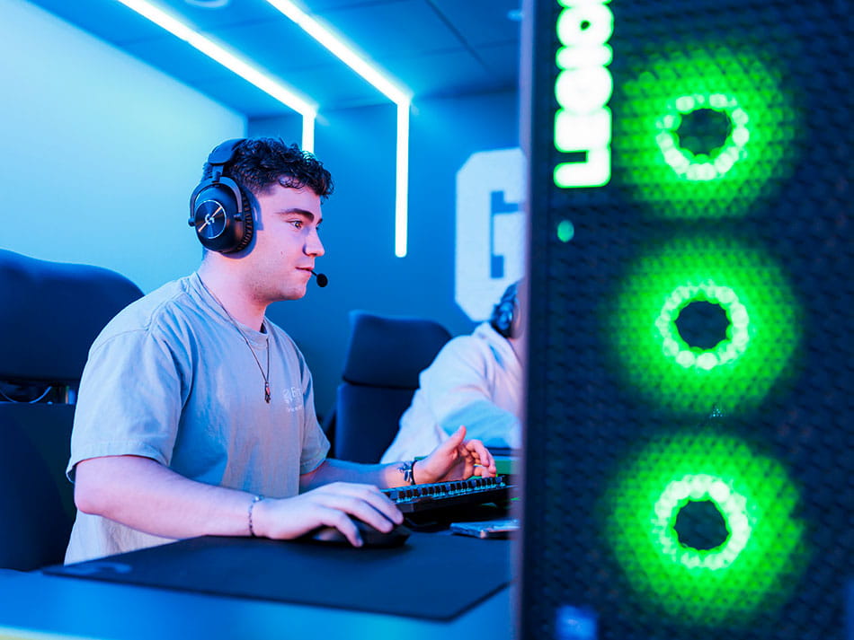 Student in esports lab