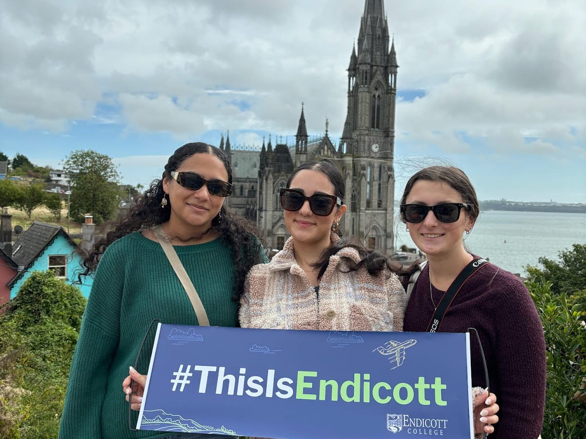 Vera Campaz ’26 and other Endicott students on a fun weekend trip to Cobh, Ireland