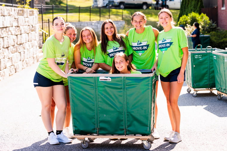 First-year students on Move-In Day 2024
