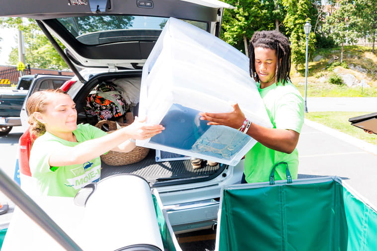 First-year students on Move-In Day 2024