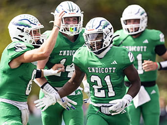 Endicott College football players